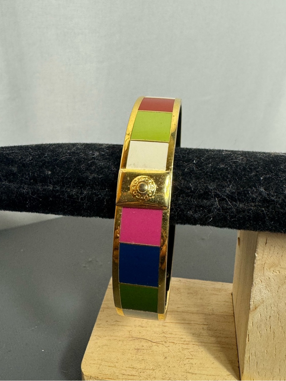 COACH Y2K Legacy Stripe Bangle 1/2"
Wide Bracelet Gold Tone Multicolor
7.5"